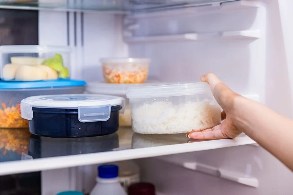 Cơm để tủ lạnh được bao lâu?