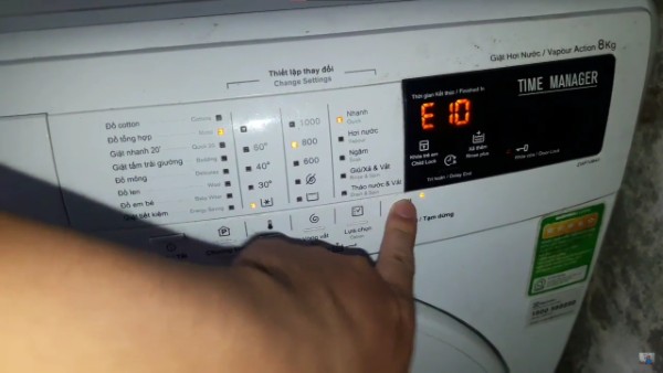 Lỗi E10 máy giặt Electrolux