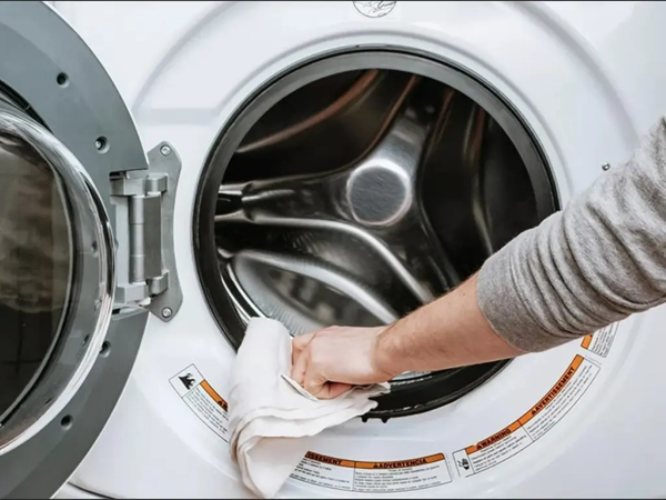 Một số câu hỏi liên quan đến cách vệ sinh máy giặt cửa ngang