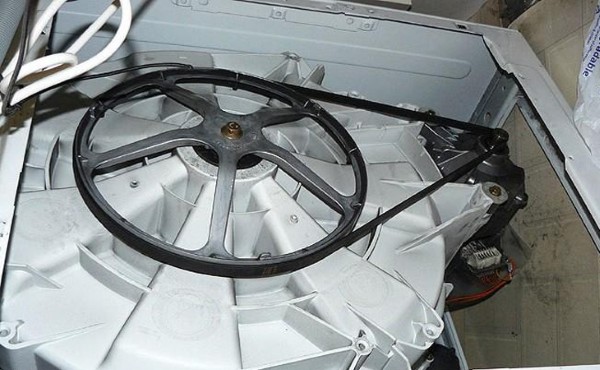 Ưu và nhược điểm của máy giặt dùng dây curoa