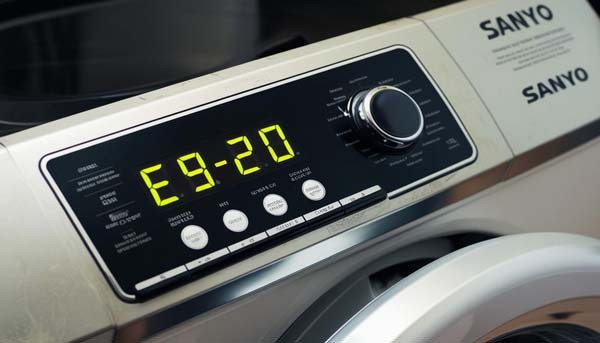 Lỗi E9-20 trong bảng mã lỗi máy giặt Sanyo