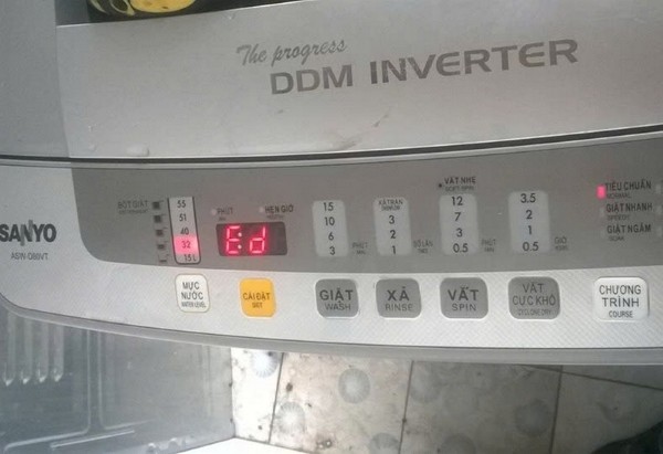 Lỗi ED trong bảng mã lỗi máy giặt Sanyo