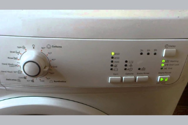 Bảng điều khiển của máy giặt Electrolux đời cũ