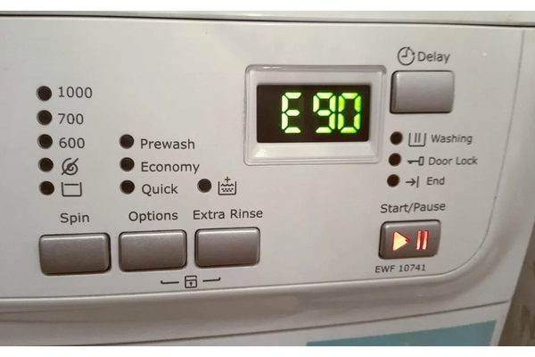 Nguyên nhân máy giặt Electrolux báo lỗi E90