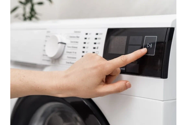 Khởi động lại máy giặt Electrolux không mở cửa
